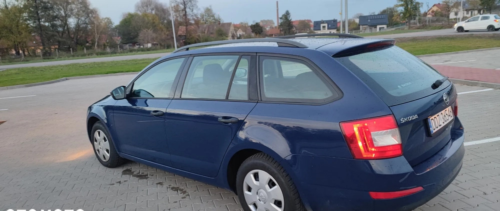 Skoda Octavia cena 26900 przebieg: 294000, rok produkcji 2013 z Koszalin małe 379